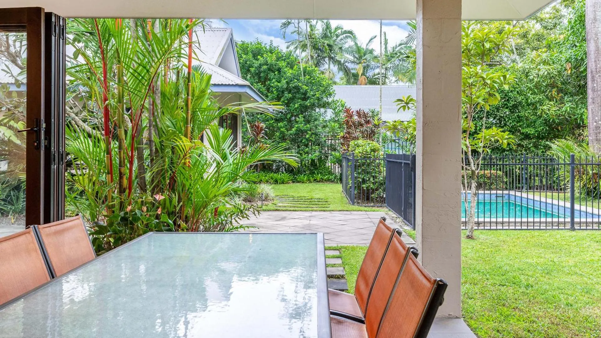 Craiglie 65 Mitre Port Douglas - Villa With Golf Course Views